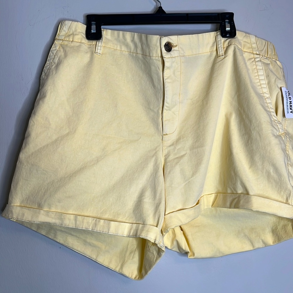 OLD NAVY (NWT) yellow shorts